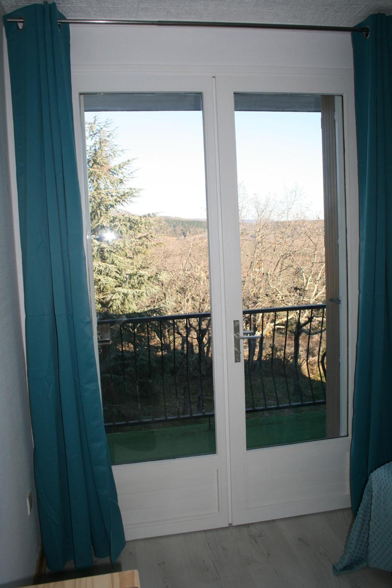 Hotel Les Persedes Lavilledieu  Exterior photo