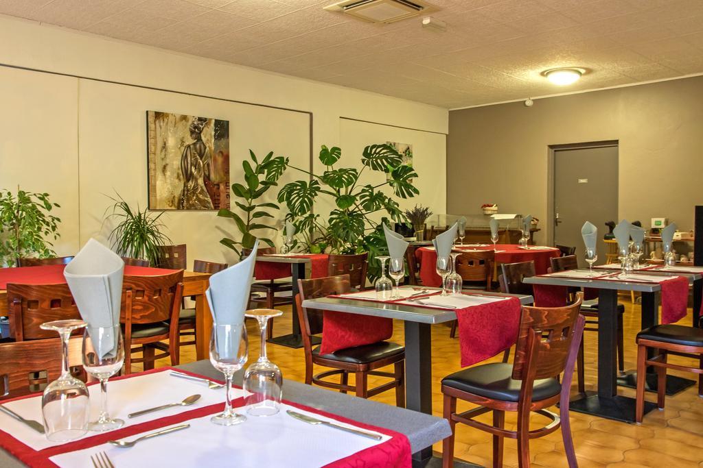 Hotel Les Persedes Lavilledieu  Exterior photo