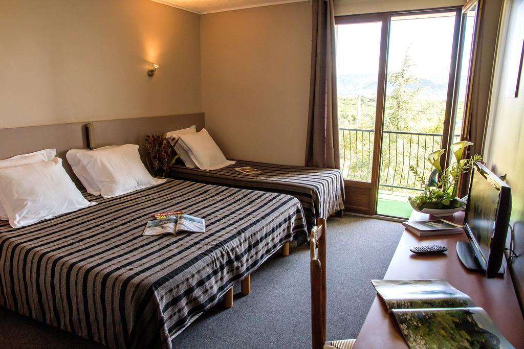 Hotel Les Persedes Lavilledieu  Exterior photo