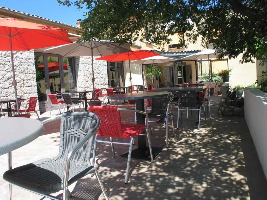 Hotel Les Persedes Lavilledieu  Exterior photo