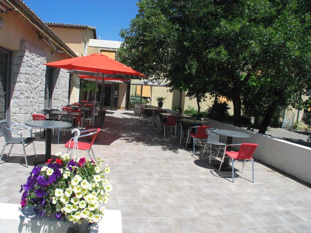 Hotel Les Persedes Lavilledieu  Exterior photo