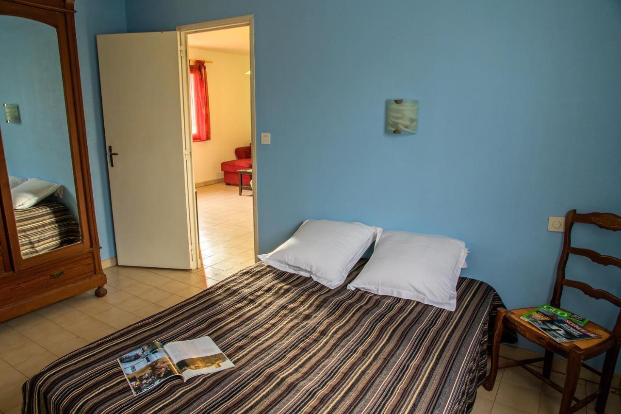 Hotel Les Persedes Lavilledieu  Exterior photo