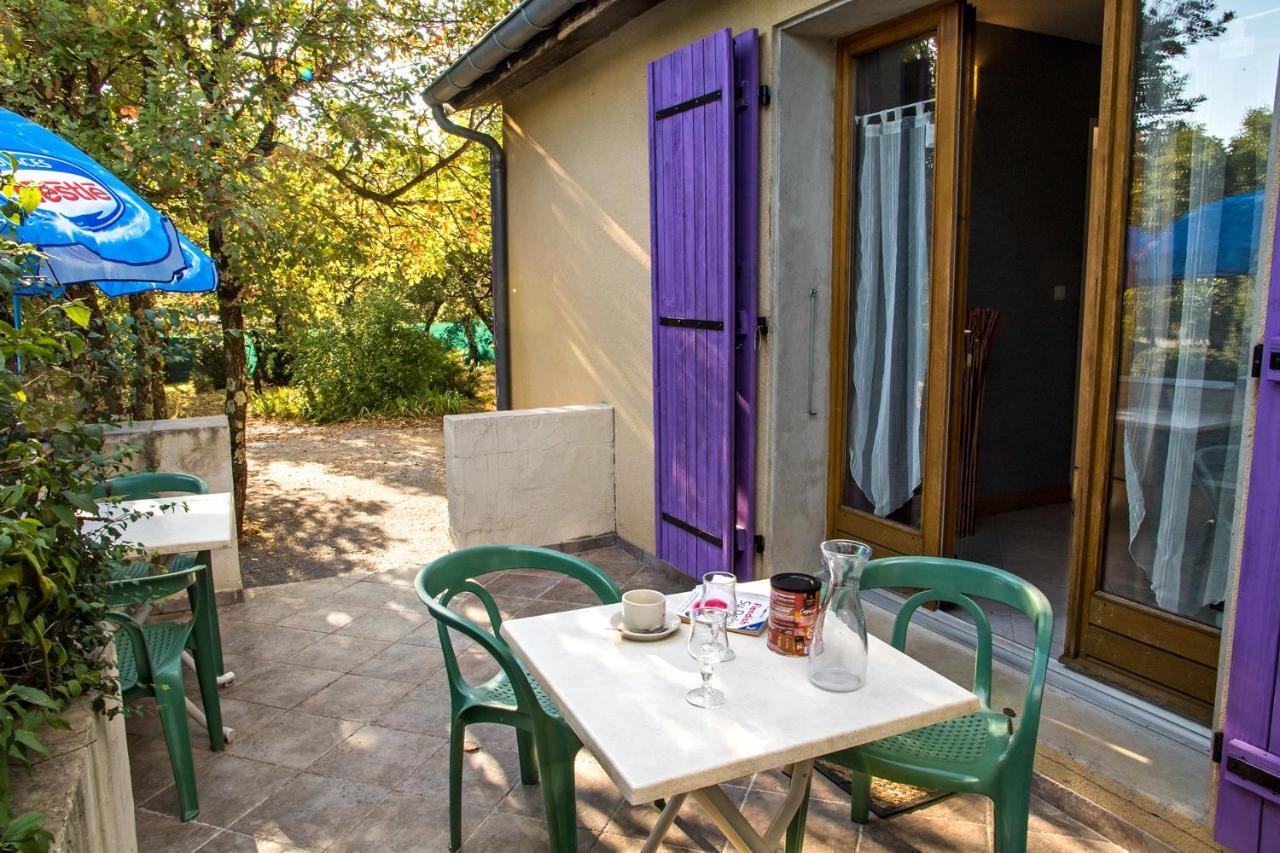 Hotel Les Persedes Lavilledieu  Exterior photo